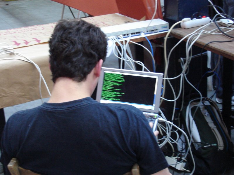 Imagen:Cables mil.jpg