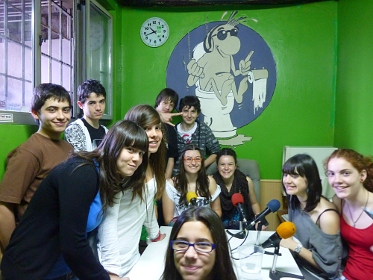 Alumn#s de San Adrian en los estudios de Irola Irratia